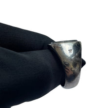 画像をギャラリービューアに読み込む, TOM WOOD トムウッド oval larvikite ring 689
