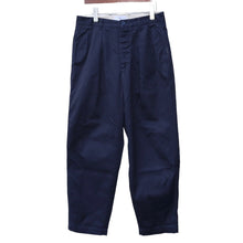 이미지를 갤러리 뷰어에 로드 , Graphpaper 그래프 종이 23SS Suvin Chino Tuck Tapered Pants 스빈티노택 테이퍼드 팬츠 GM231-40178B 
