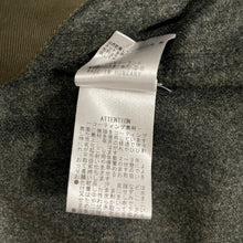 Lade das Bild in den Galerie-Viewer, LEMAIRE ルメール 15AW コーティング加工マルチポケットミリタリージャケット
